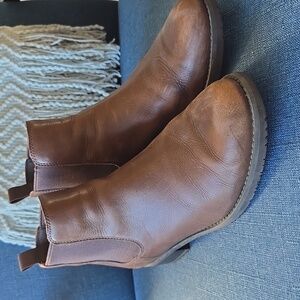 Timberland Rebotl 9.5 brown Chelsea style pull-on ankle boot